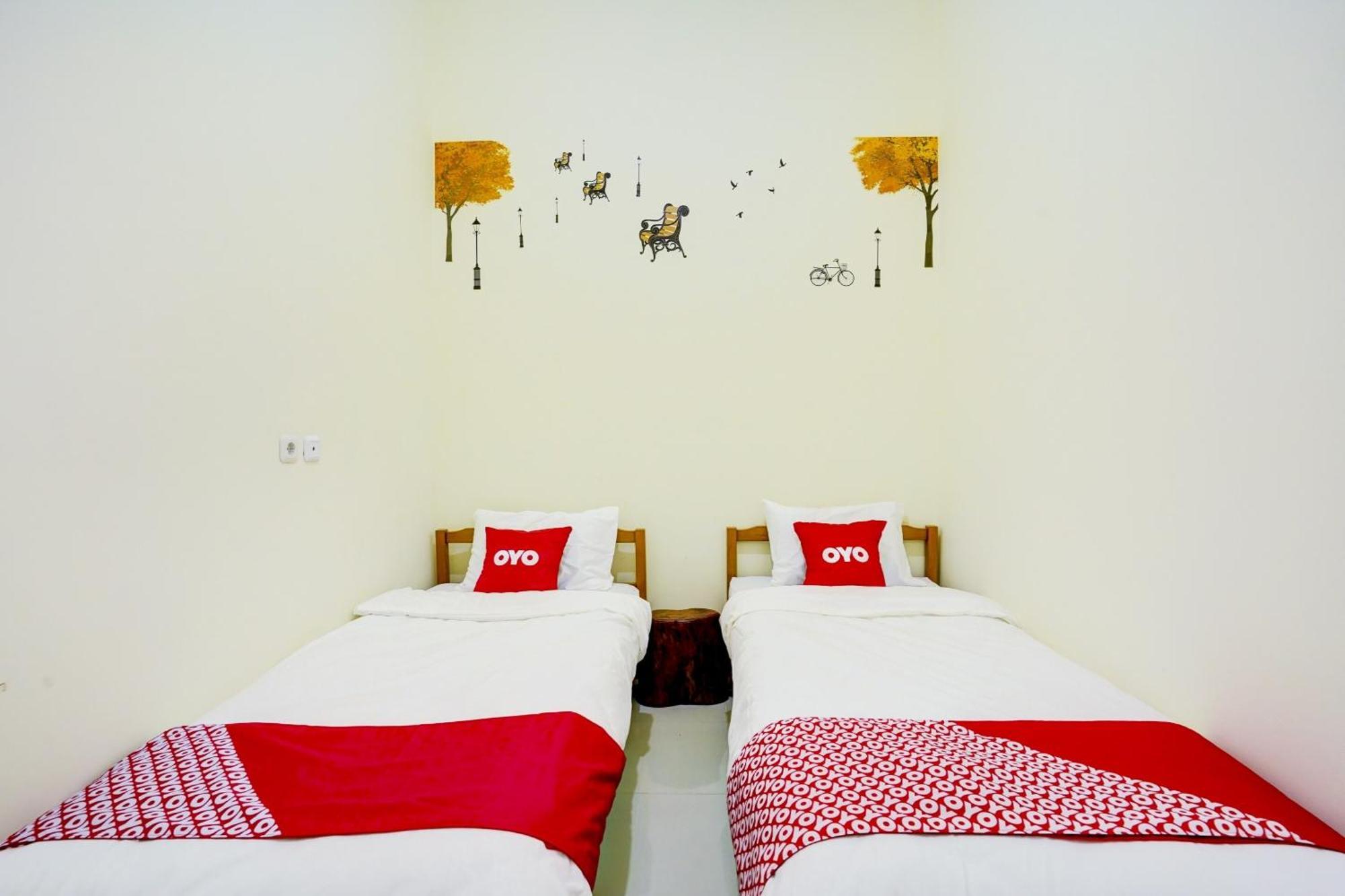 Oyo 90173 Innapp Tenggilis Family Residence Surabaya Buitenkant foto