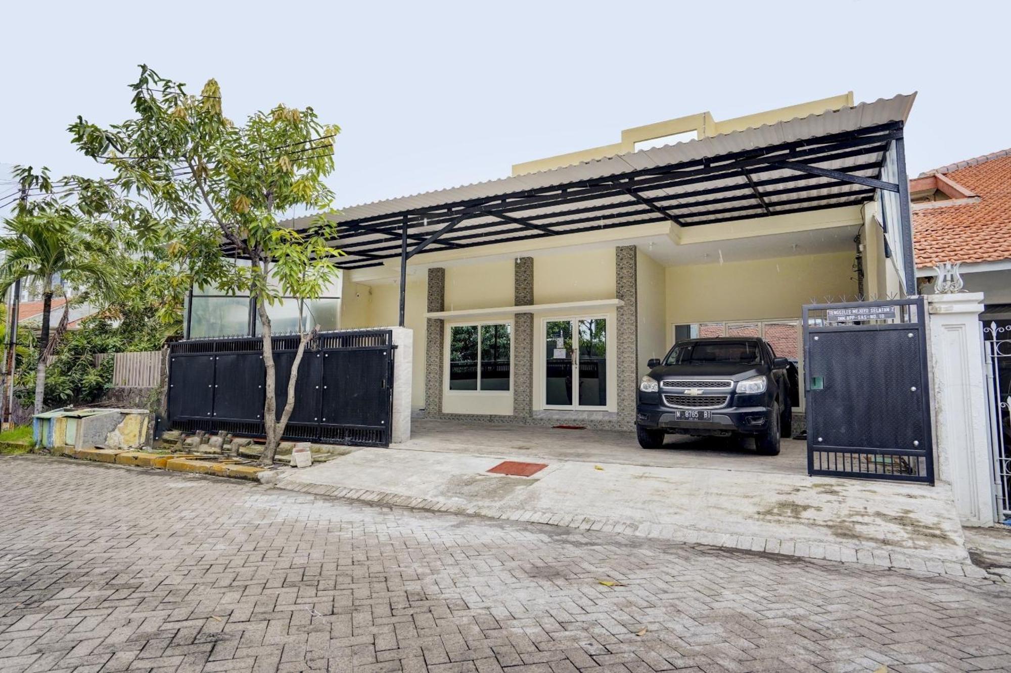 Oyo 90173 Innapp Tenggilis Family Residence Surabaya Buitenkant foto